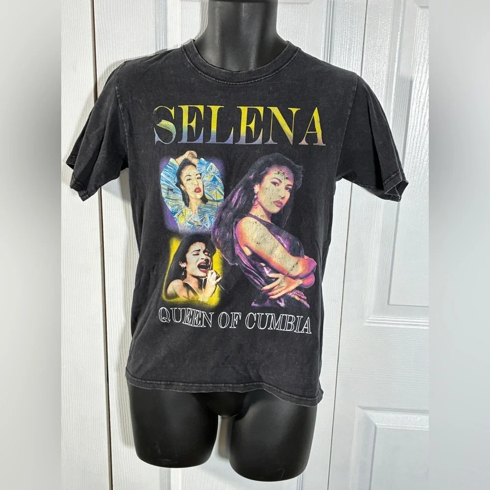 Selena Quintanilla Queen of Cumbia Graphic Vintage T Shirt - Picture 1 of 9